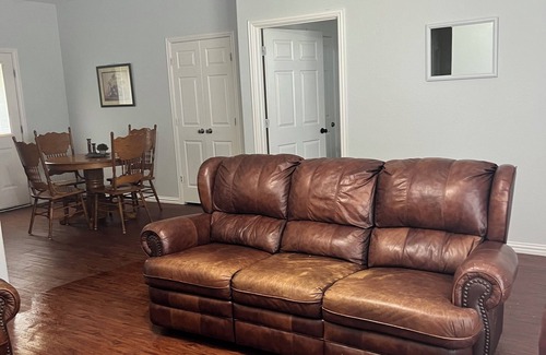 Calera House | 3-bedroom house in marvelous Calera with WiFi, AC