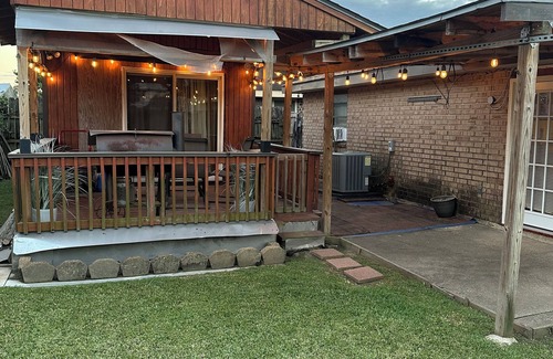 Kenner - Louis Armstrong International Airport House | 3 bedroom house in Saint Rose with AC