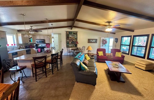 Kaw City House | 3-bedroom house in tranquil Kaw City with WiFi, AC