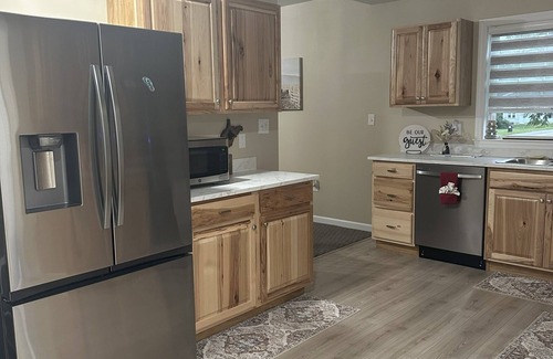 Marklesburg House | 3-bedroom house in James Creek with AC, WiFi. 1 mile from Aitch Boat Launch