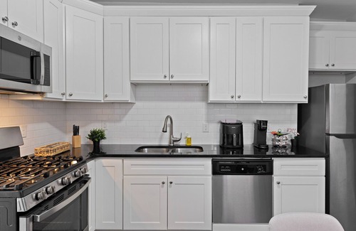 Jersey City House | 3-bedroom house in Jersey City 2 min walk to train station