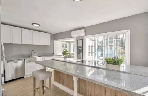 Oakland House | 3-bedroom house in wonderful Oakland with WiFi, AC