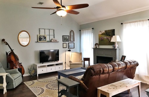 Shelbi Place House | 3 Bedroom House, Perfect for a Family Football/Graduation Rental