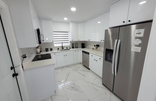 Temple Terrace House | 3-bedroom house in welcoming Temple Terrace, WiFi. EV car charging oulet, PS4