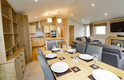 Pevensey Cottage | 3 BEDROOM LODGE AT PEVENSEY BAY, family friendly in Pevensey Bay