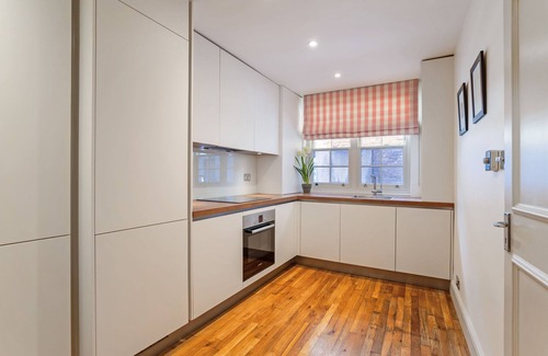 City of Westminster House | 3 Bedroom Mews House - Marble Arch