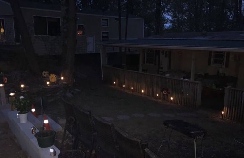 White Mills House | 3-bedroom mobile home in delightful Hawley with WiFi, AC