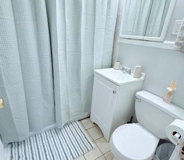 River Grove House | 3 bedroom near O'Hare Airport- King bed 1 Story