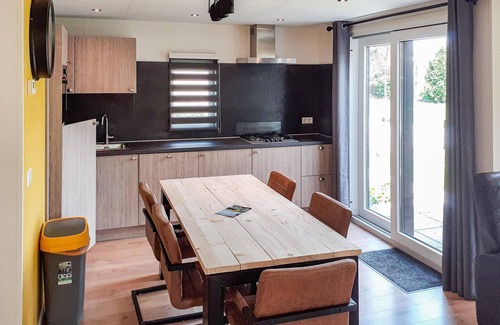 Heinkenszand House | 3 bedroom nice home in Heinkenszand