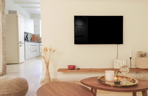 Mamilla House | 3-bedroom Oasis in Jerusalem with Outdoor Space