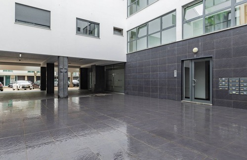 Paco De Arcos Apartment | 3 Bedroom Oeiras Wonder W/Balcony by LovelyStay