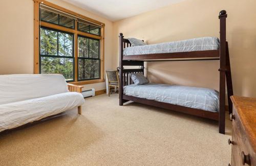 Stratton Mountain House | 3 Bedroom plus Loft at Stratton with Hot Tub