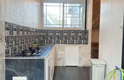 Talat Nuea House | 3-bedroom private house with commonpool,fitness room,WiFi 20min to patong beach