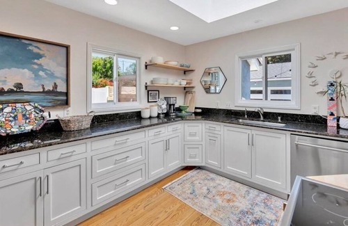 East Side Costa Mesa Apartment | 3 Bedroom Single family 457062 by Houzlet
