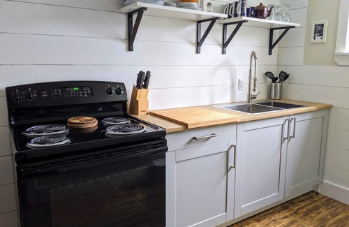 Shelburne Apartment | 3 Bedroom Steps to Scenic Waterfront