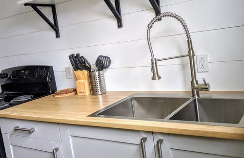 Shelburne Apartment | 3 Bedroom Steps to Scenic Waterfront