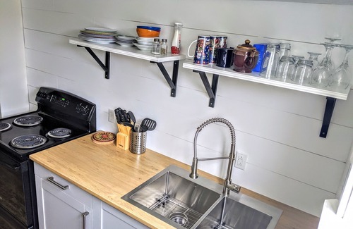 Shelburne Apartment | 3 Bedroom Steps to Scenic Waterfront