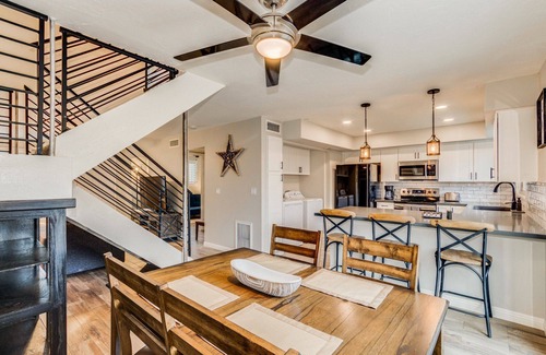 Casa Granada Townhouses House | 3 Bedroom Townhome 3 FULL Baths and Office Space Near Old Town Renovated