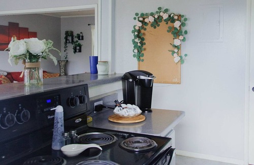 Waimalu House | 3-bedroom townhome in delightful Aiea with AC, WiFi