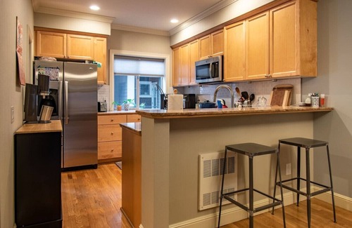 Minor House | 3 Bedroom Townhouse Downtown w/Private Backyard