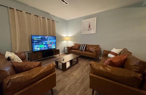 Charlotte Apartment | 3 Bedroom Townhouse-Max 8 guests