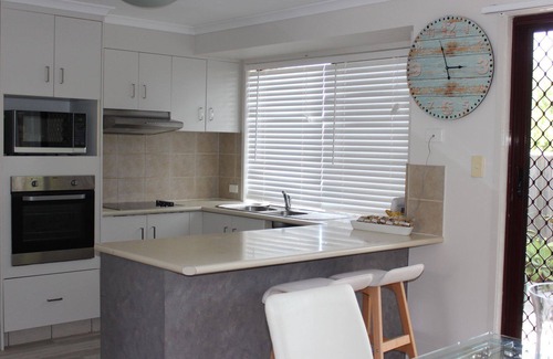 Labrador House | 3 Bedroom Townhouse- with free wifi