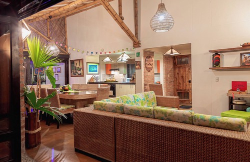 Quimbaya Villa | 3-bedroom villa in lovely Quimbaya with AC, WiFi, BBQ plus Private Swimming Pool