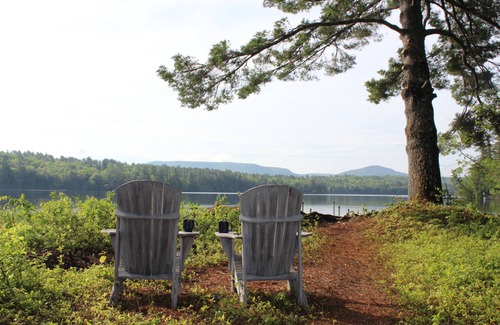 Bethel Cottage | 3 Bedroom Water Front Cottage On Beautiful Songo Pond.