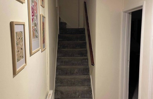 Turkey Street House | 3 Bedrooms - 6 Guests - Parking - Fireplace - Bbq
