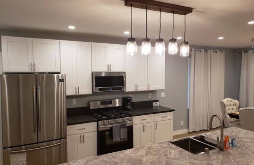 Pico - Robertson House | 3 bedrooms fully remodeled with all new furniture by Pico and Robertson