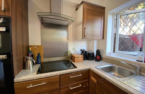 Thamesmead House | 3 bedrooms home, 7min to subway with free parking