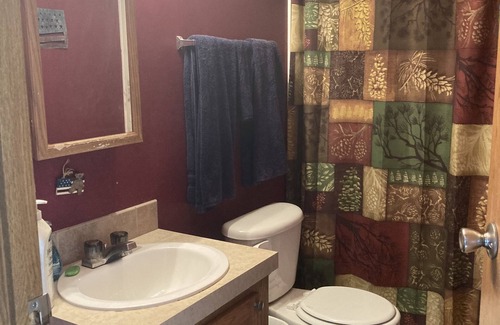 Moorcroft Bed & Breakfast | 3 Bedrooms in Family Home - Near Devils Tower and Keyhole Lake