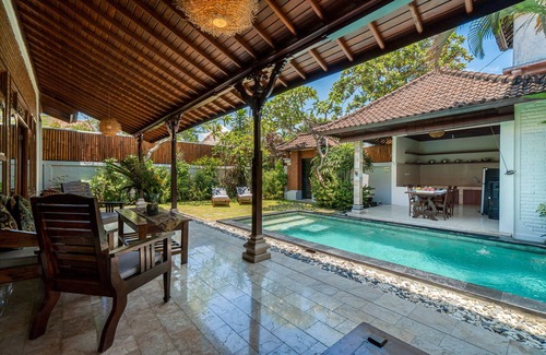 Sunset Road Villa | 3 Bedrooms Villa 5 minutes to Seminyak Beach