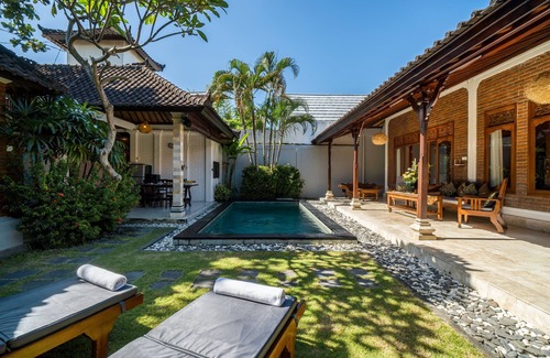 Sunset Road Villa | 3 Bedrooms Villa 5 minutes to Seminyak Beach