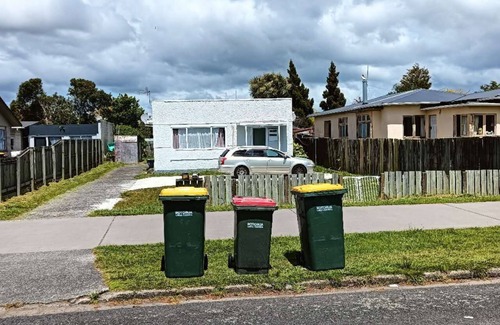 Rotorua House | 3 Beds including 2 Double Beds and 1 Sofa Beds up to 6 People House, 22A Pererika St, Rotorua