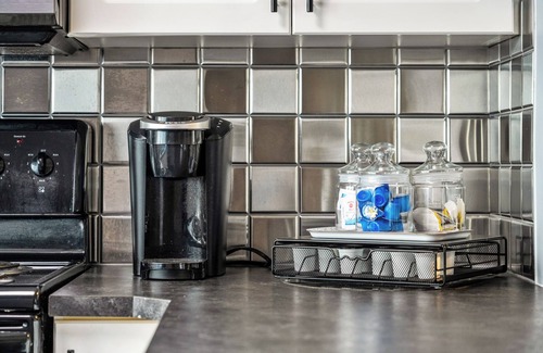 East Village Condo | 3 Beds (Queen) Free Underground Parking, AC, Riverwalk, Saddledome, 2 bedrooms