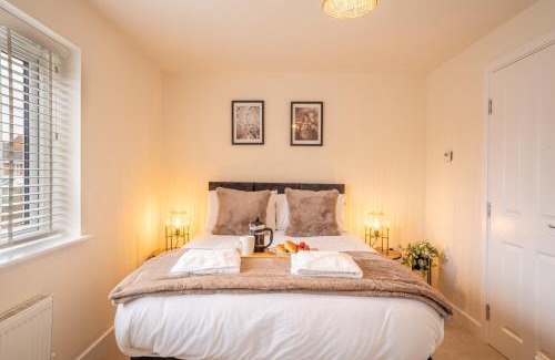 Ashby-de-la-Zouch House | 3 Beds with off-street parking for 2 cars, fast Wifi, sleeps 6