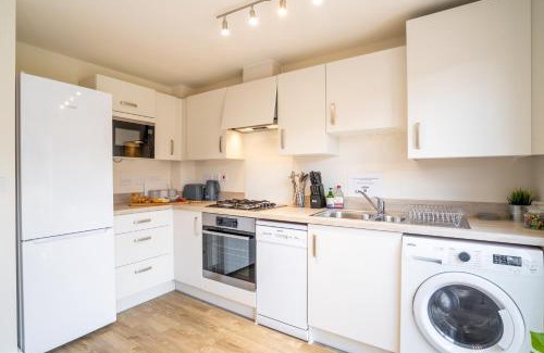 Ashby-de-la-Zouch House | 3 Beds with off-street parking for 2 cars, fast Wifi, sleeps 6