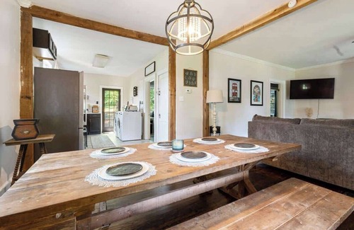 Knoxville House | 3 BR 1 BA SoKno Cottage (Neyland Stadium)