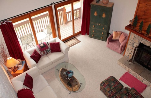 Silverthorne Condo | 3 BR/2.5 BA Silverthorne Condo - Sleeps 8-10 CLOSE TO ALL THE SUMMIT RESORTS!