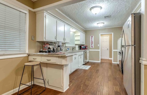 Norman House | 3 BR home with a Gameroom (close to campus)