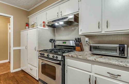 Norman House | 3 BR home with a Gameroom (close to campus)