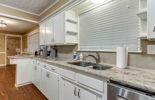 Norman House | 3 BR home with a Gameroom (close to campus)