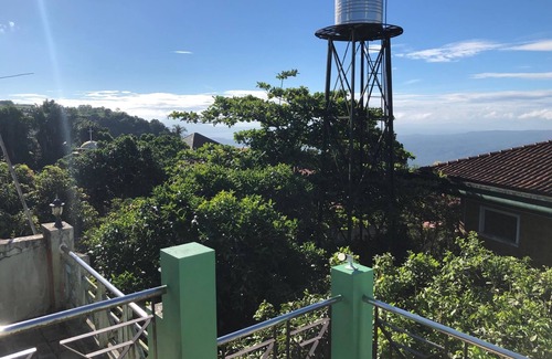 Tagaytay House | 3-BR Towhnouse in Tagaytay