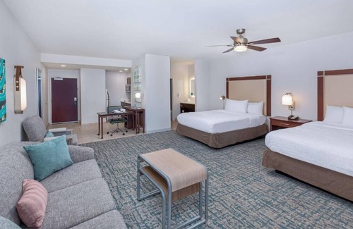 Sandy Springs Hotel | 3 Chic Queen Studio Escape! Free Parking, Breakfast & Pool Access! Pets Welcome!