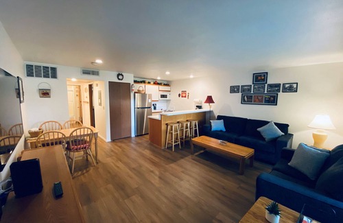 Quincy Condo | #3 Condo near large pool & shuttle to Gorge Amp-book separately