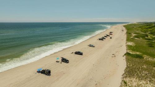 East Orleans House | 3 Cottages Walk to Nauset Beach