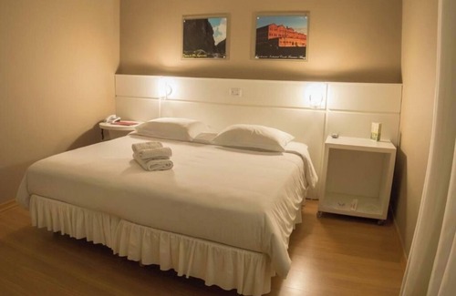 Jaguariaiva Hotel | 3 Double Room in a Nature-Filled Setting with Trails, Rivers, and Canyon Views