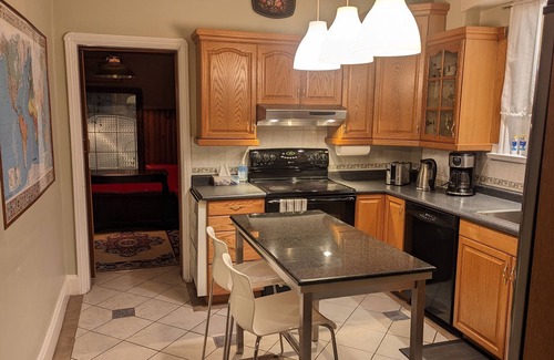 East Kildonan House | 3 floors character house