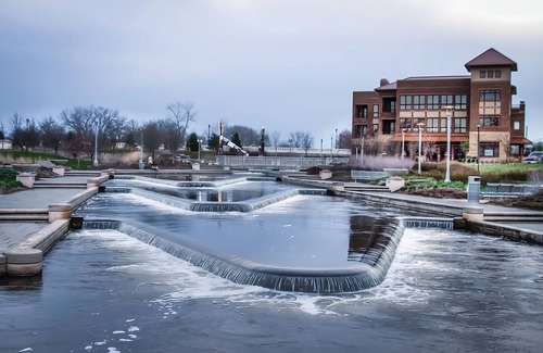 Mishawaka Hotel | 3 Kid-friendly Units w/ Private Kitchenettes! Pool, Game Room & Sports Court!